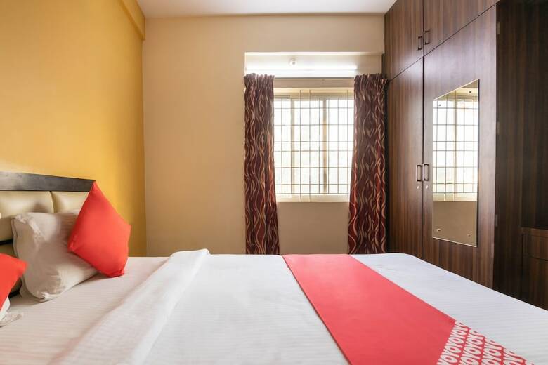 Hotel Oyo 9439 Sri Sai Comforts