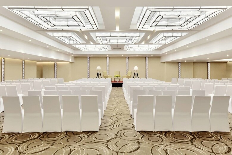 Hotel Courtyard By Marriott Bengaluru Hebbal