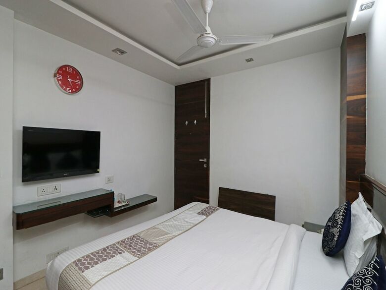 Hotel Oyo 9536 Bee For Home Stay