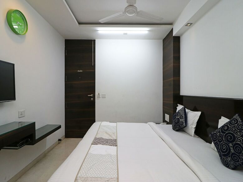Hotel Oyo 9536 Bee For Home Stay