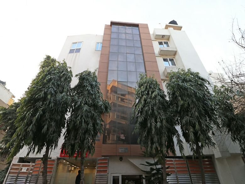 Hotel Oyo 9536 Bee For Home Stay