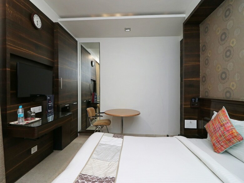 Hotel Oyo 9536 Bee For Home Stay