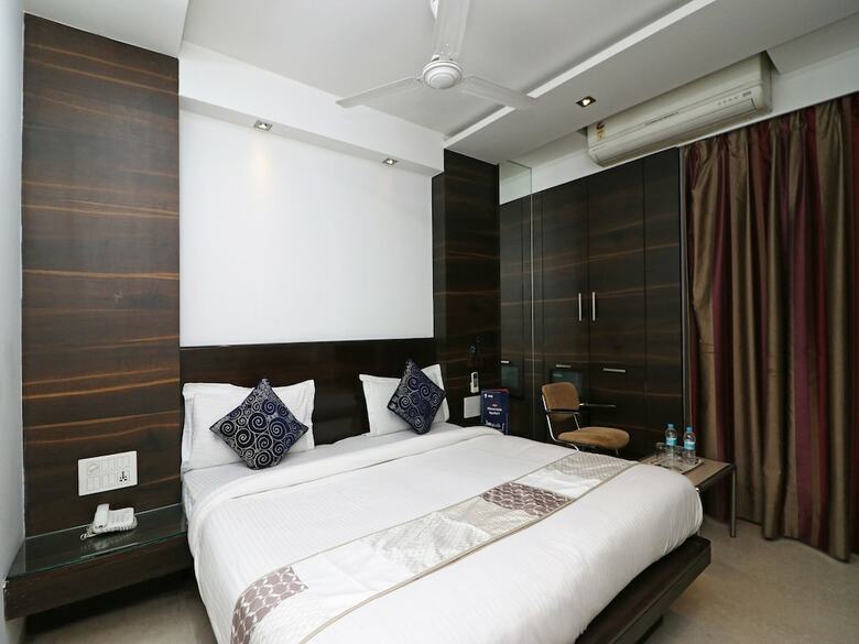 Hotel Oyo 9536 Bee For Home Stay