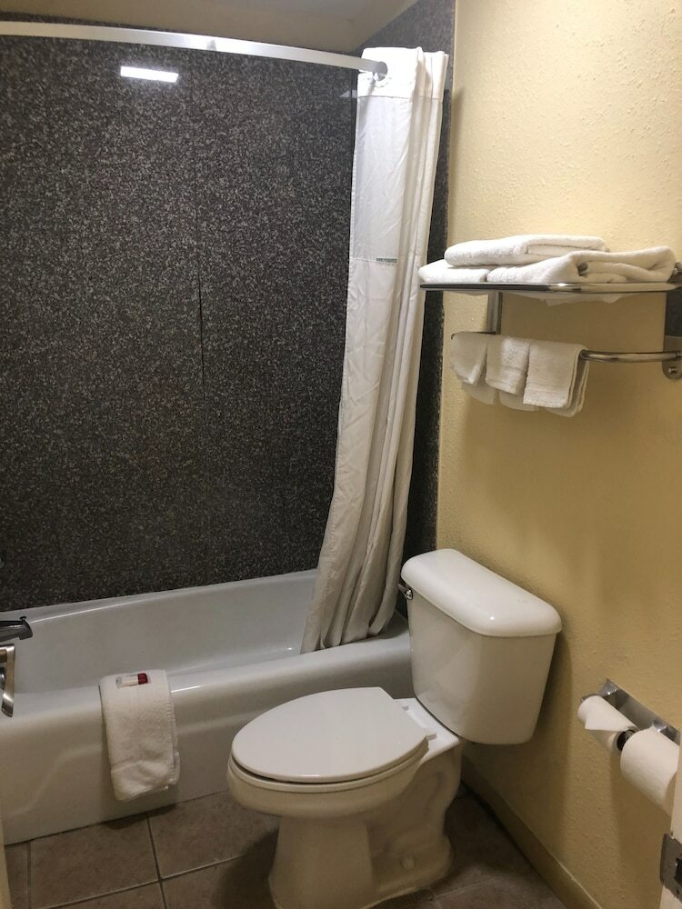 Hotel Days Inn By Wyndham Lake Charles