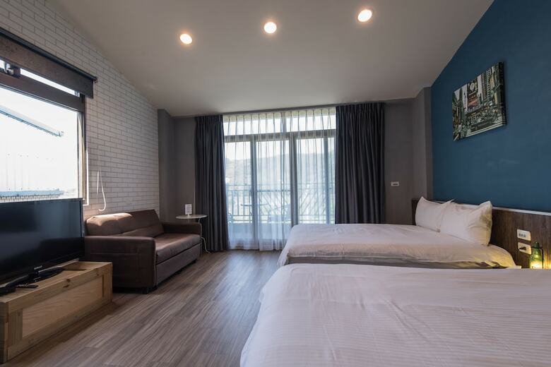 Bed & Breakfast C T House
