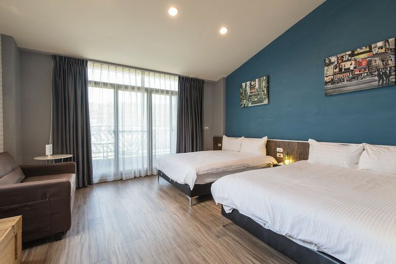 Bed & Breakfast C T House