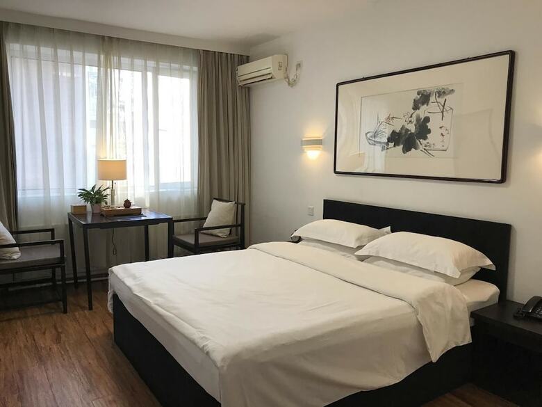 XI Hotel
