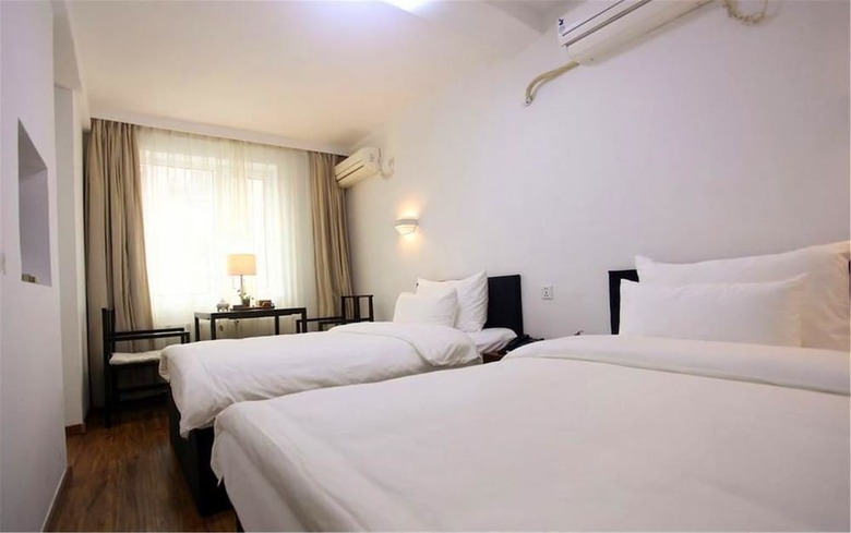 XI Hotel