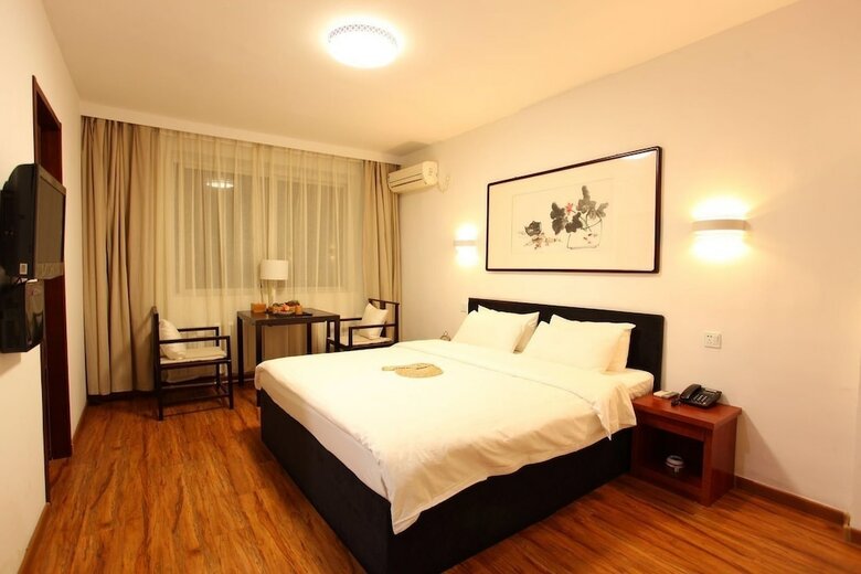 XI Hotel