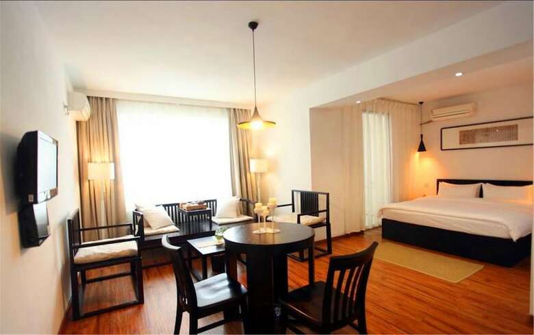 XI Hotel