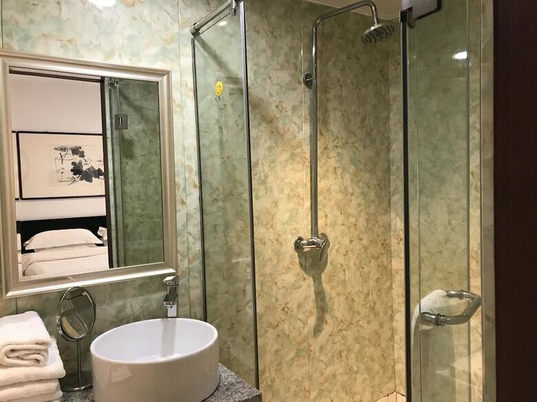 XI Hotel