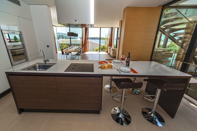 Aparthotel Golden Rays Luxury Villas