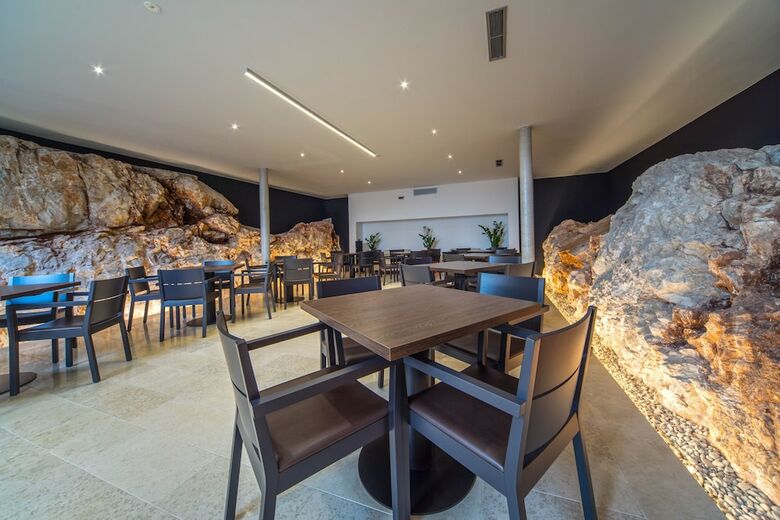 Aparthotel Golden Rays Luxury Villas
