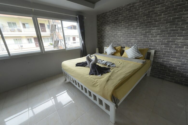 Hostal Livit70's Hotel & Hostel