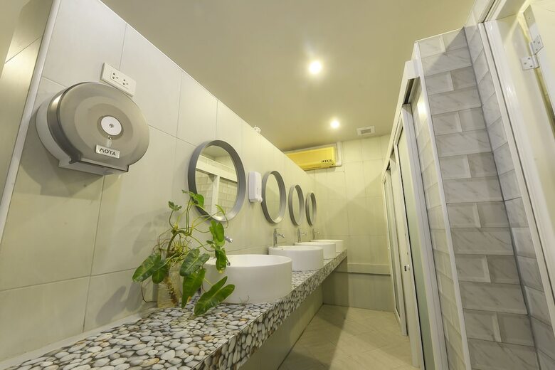 Hostal Livit70's Hotel & Hostel