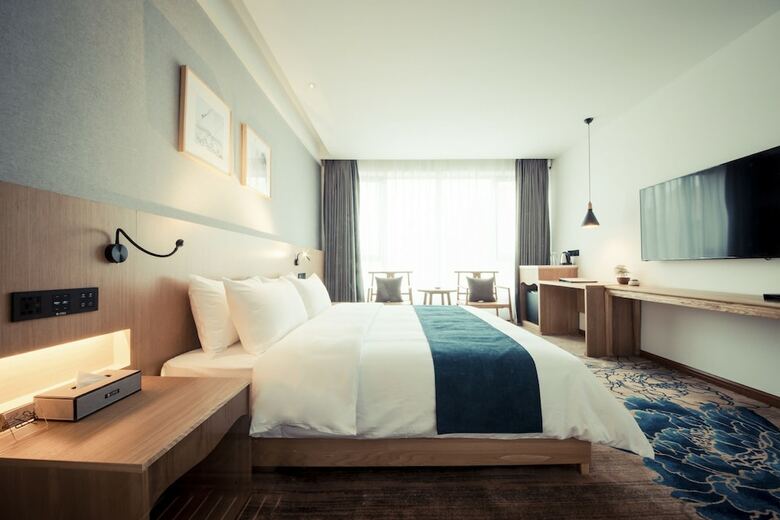 Qianna Qianxun Hotel