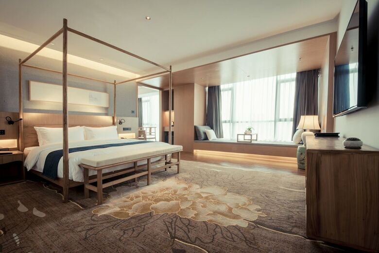 Qianna Qianxun Hotel