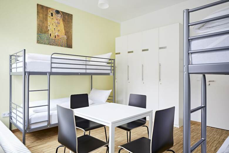 Hostal �bernacht Hostelhotelhome