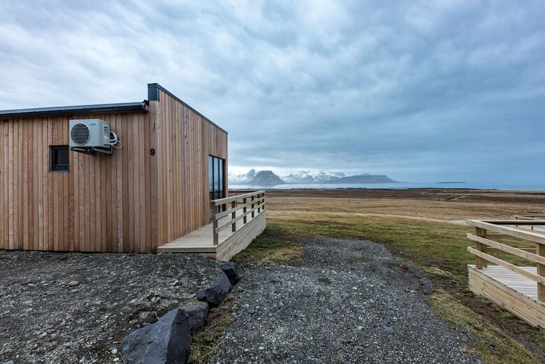 Dis Cottages