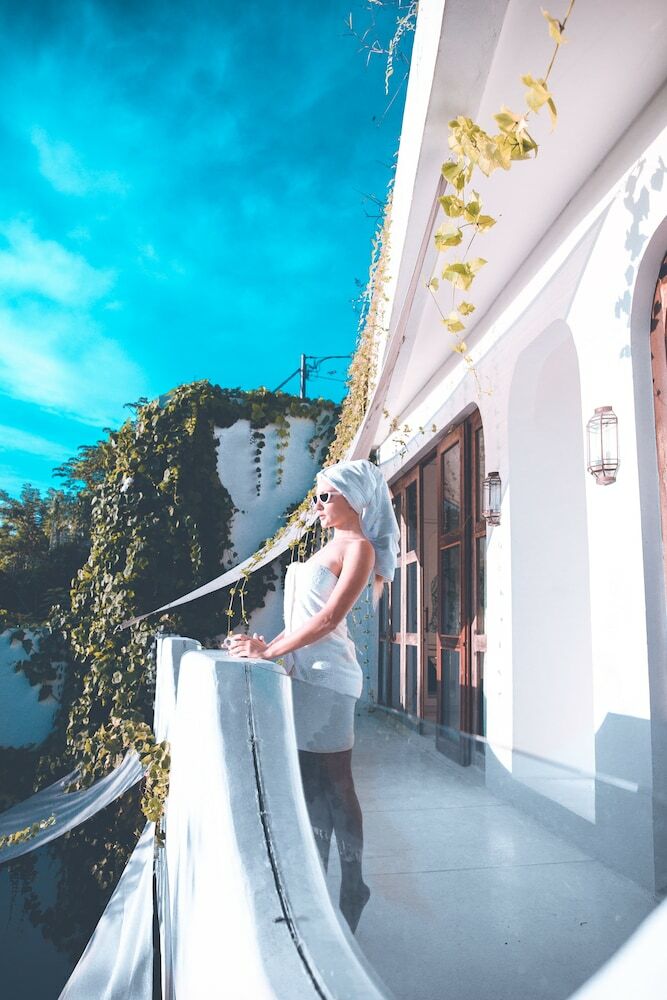 Nazeki Villa