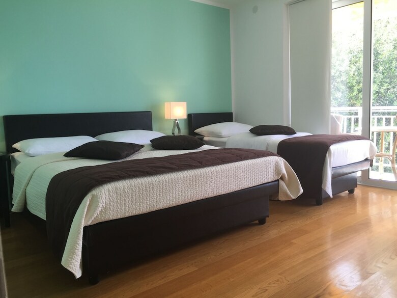 Apartments Banje Beach