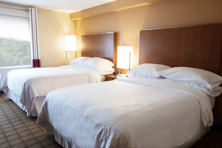Hotel Four Points By Sheraton Winnipeg South