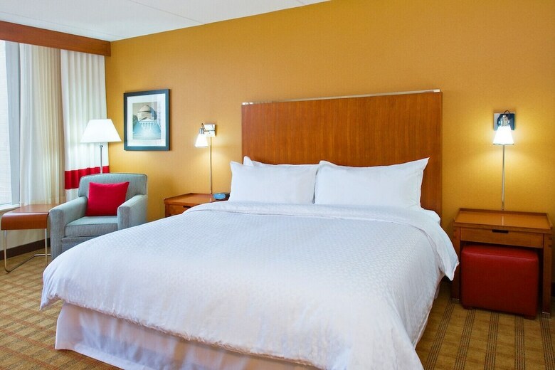 Hotel Four Points By Sheraton Winnipeg South