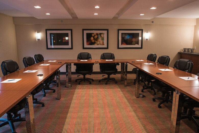 Hotel Four Points By Sheraton Winnipeg South