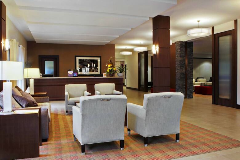 Hotel Four Points By Sheraton Winnipeg South