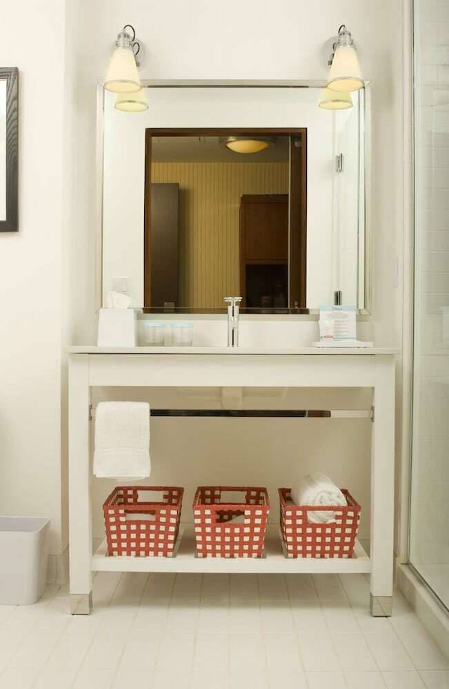 Hotel Four Points By Sheraton Winnipeg South