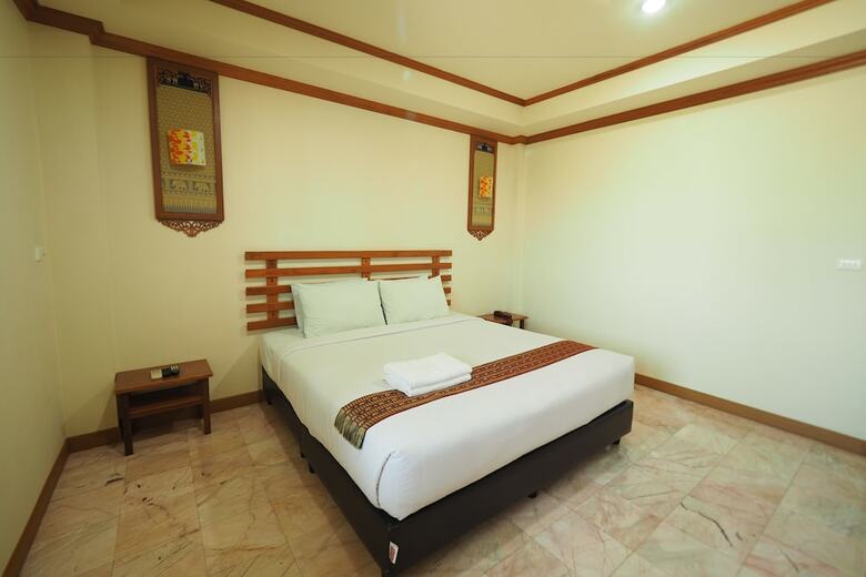 Amorn Sukhothai Hotel
