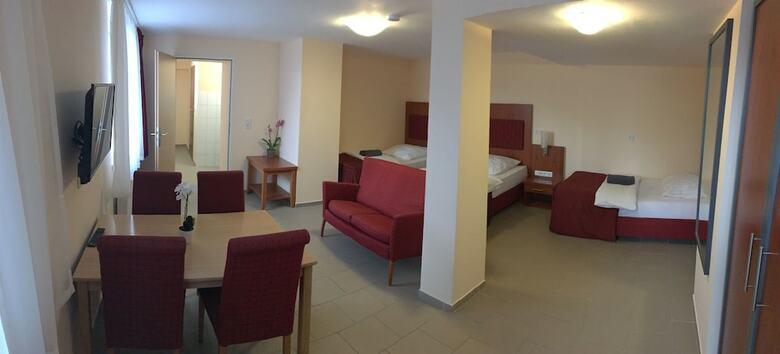 Hotel Jelinski Beherbergungsst�tten