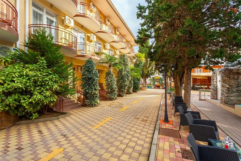 Kiparis Hotel