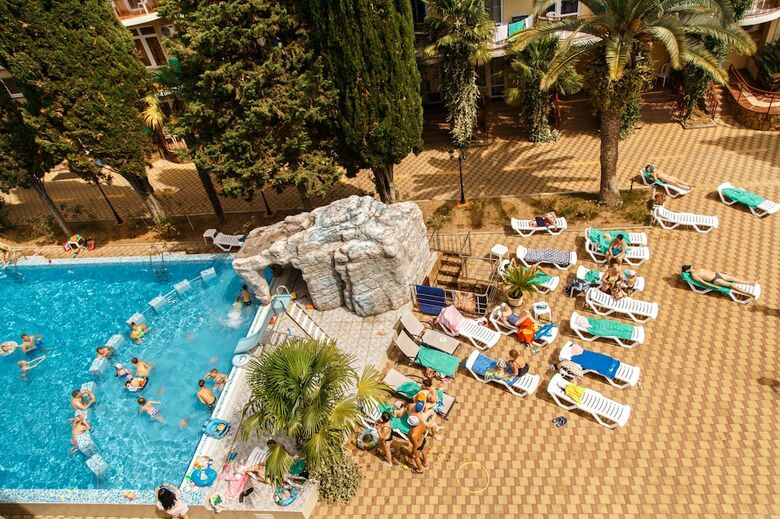 Kiparis Hotel