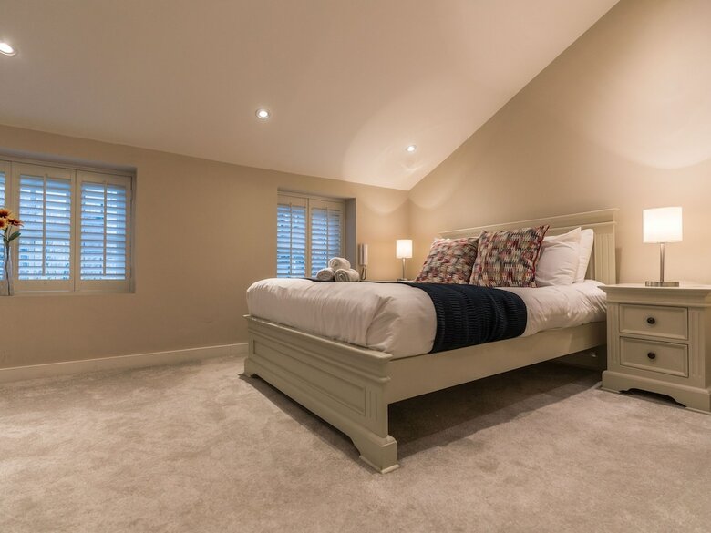 Pierce Brosnan Suite - Hiphipstay
