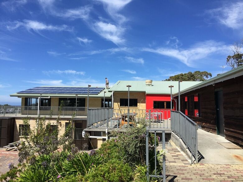 Hostal Seaview Holiday Park And  Hostel
