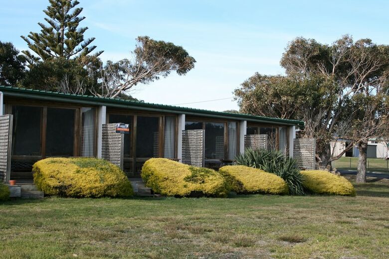 Hostal Seaview Holiday Park And  Hostel