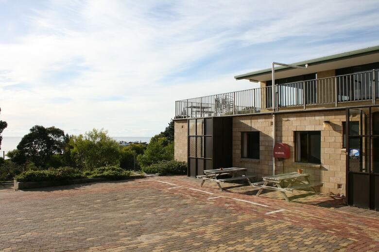 Hostal Seaview Holiday Park And  Hostel