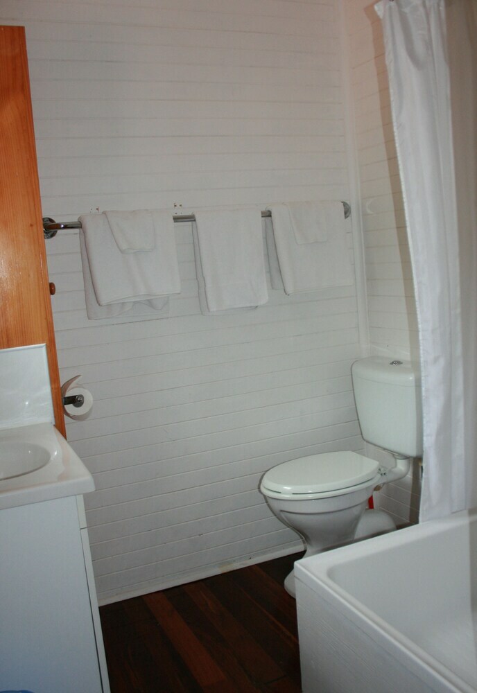Hostal Seaview Holiday Park And  Hostel