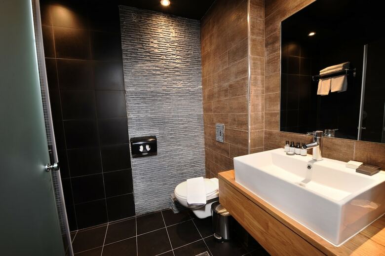 Aquaduct Hotel
