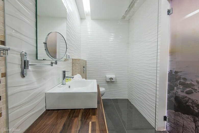 Aquaduct Hotel