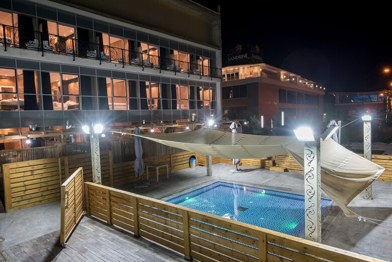 Aquaduct Hotel