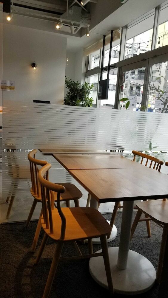 Hostal Bon Hostel