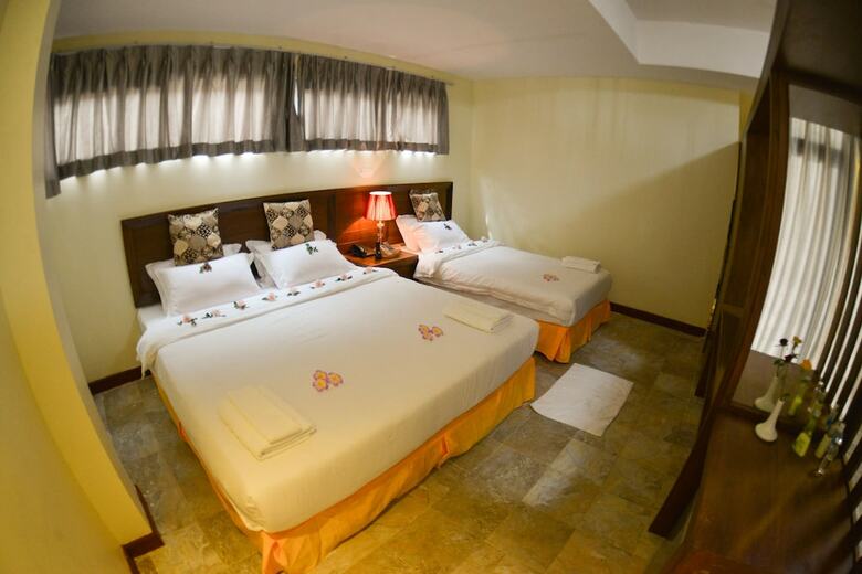 Ocean Blue Ngwe Saung Beach Hotel