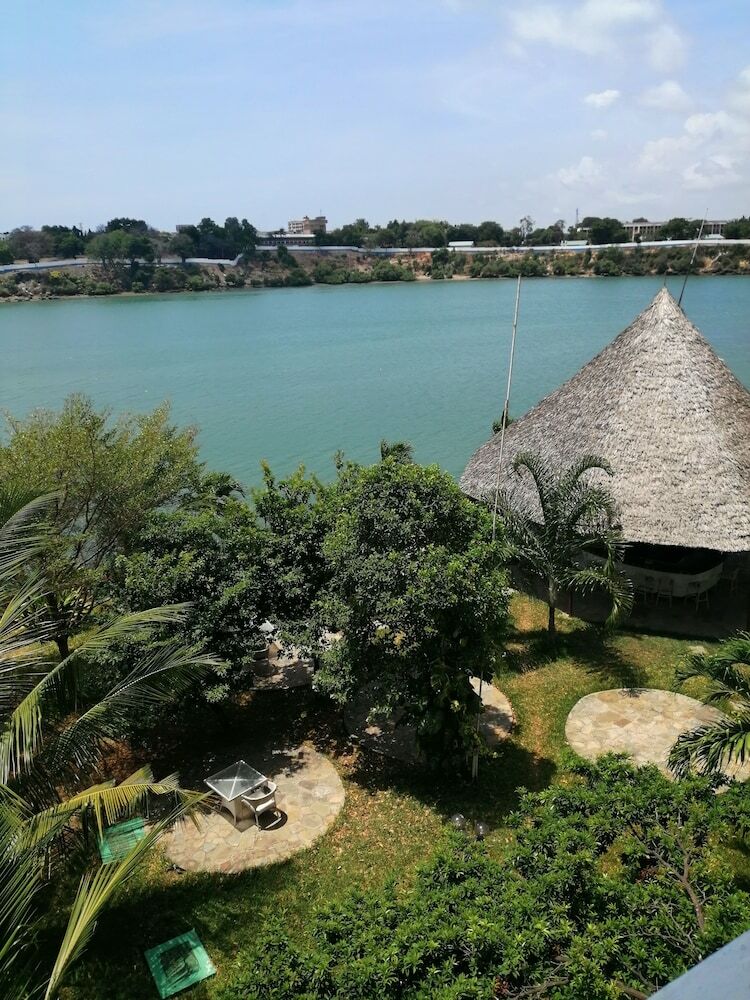 Cityblue Creekside Hotel & Suites.