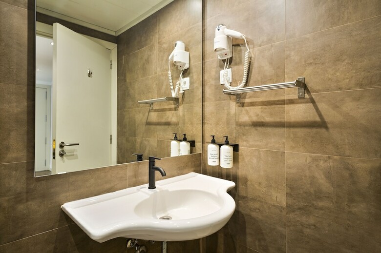 Apartamentos Uma Suites Barceloneta Beach