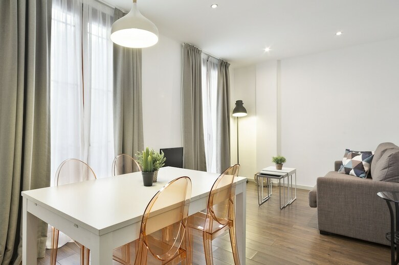 Apartamentos Uma Suites Barceloneta Beach