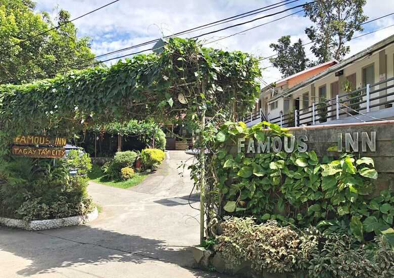 Hotel Famous Inn