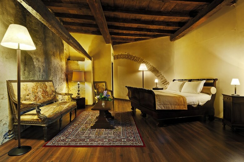 Hotel Castello Di Compiano