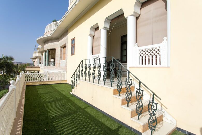 Hotel Grand Uniara